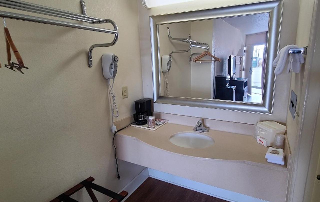 Red Roof Inn Tifton Extérieur photo
